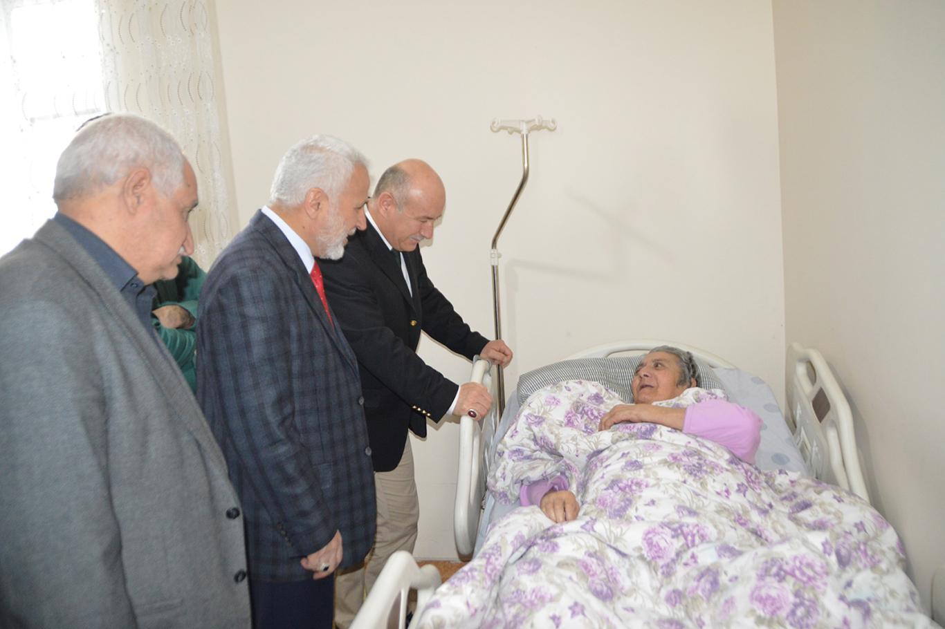 Ağrı İl Müftülüğü, huzur evi sakinlerini ziyaret etti